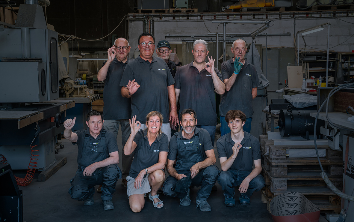 Het APAK-team samen in het atelier.